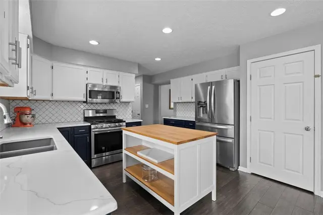 145 Brighton Ln gallery image 2