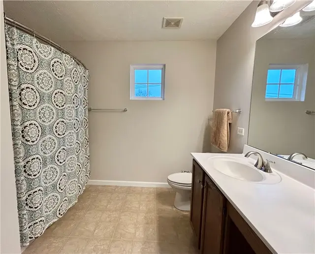 145 Brighton Ln gallery image 3