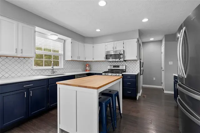 145 Brighton Ln gallery image 14