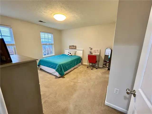 145 Brighton Ln gallery image 15
