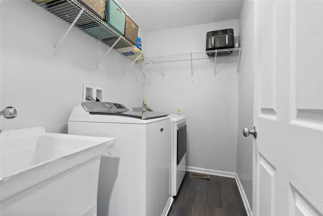 145 Brighton Ln gallery image 20