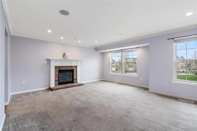 145 Kensington Dr gallery image 3