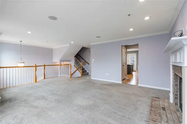 145 Kensington Dr gallery image 4