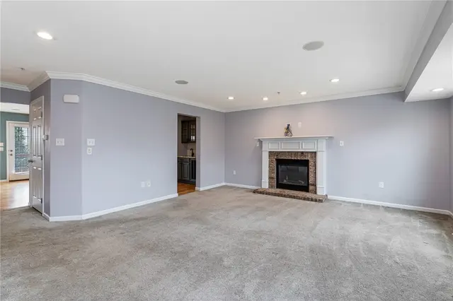 145 Kensington Dr gallery image 5