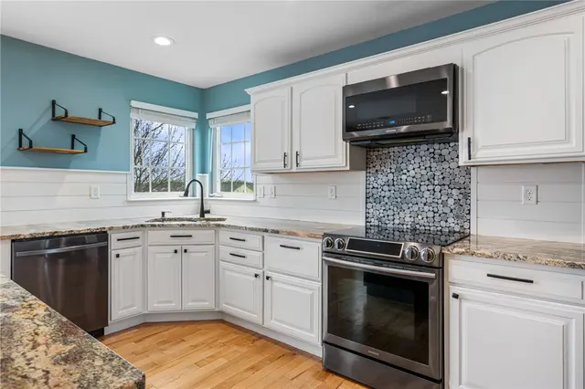 145 Kensington Dr gallery image 7