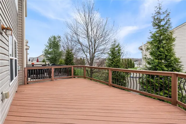 145 Kensington Dr gallery image 9