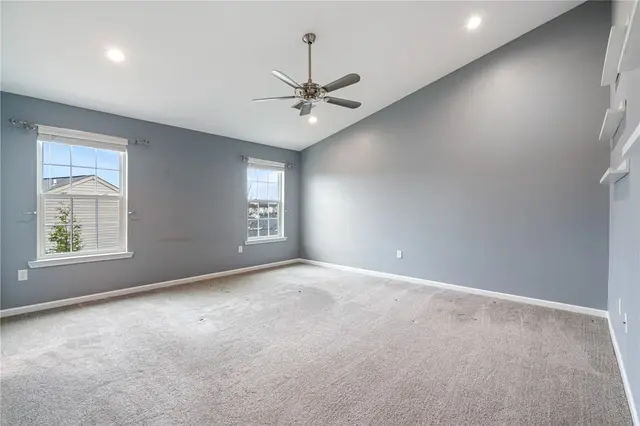145 Kensington Dr gallery image 17