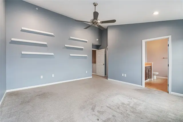 145 Kensington Dr gallery image 18