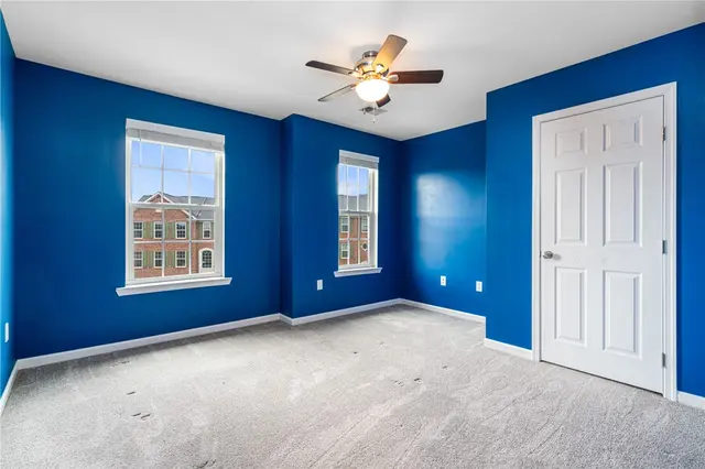 145 Kensington Dr gallery image 23