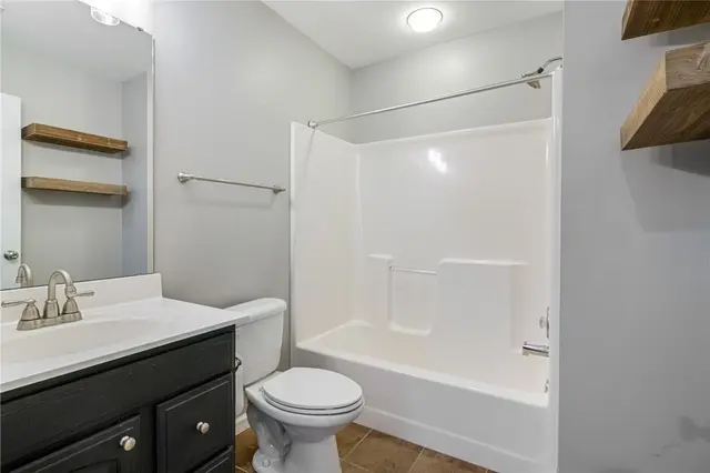 145 Kensington Dr gallery image 25