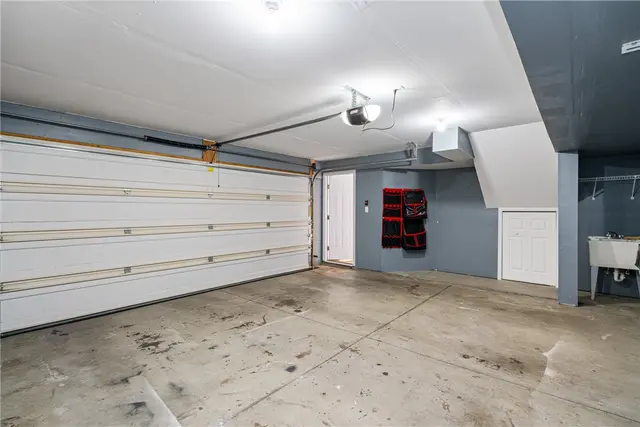 145 Kensington Dr gallery image 30