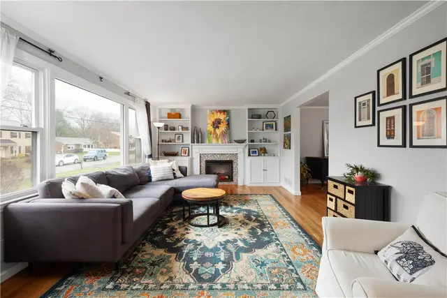 145 Pilgrim Dr gallery image 2