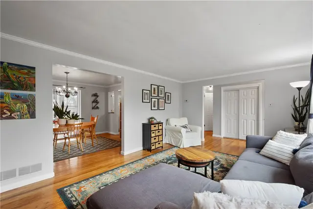 145 Pilgrim Dr gallery image 4