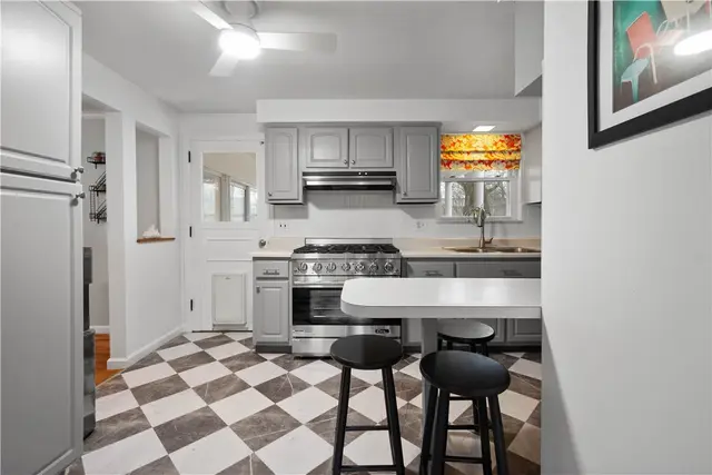 145 Pilgrim Dr gallery image 7