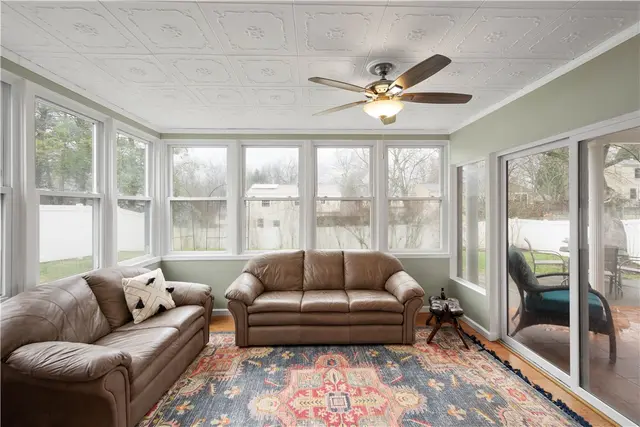 145 Pilgrim Dr gallery image 14