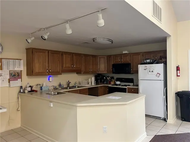 146 Steeplechase gallery image 10