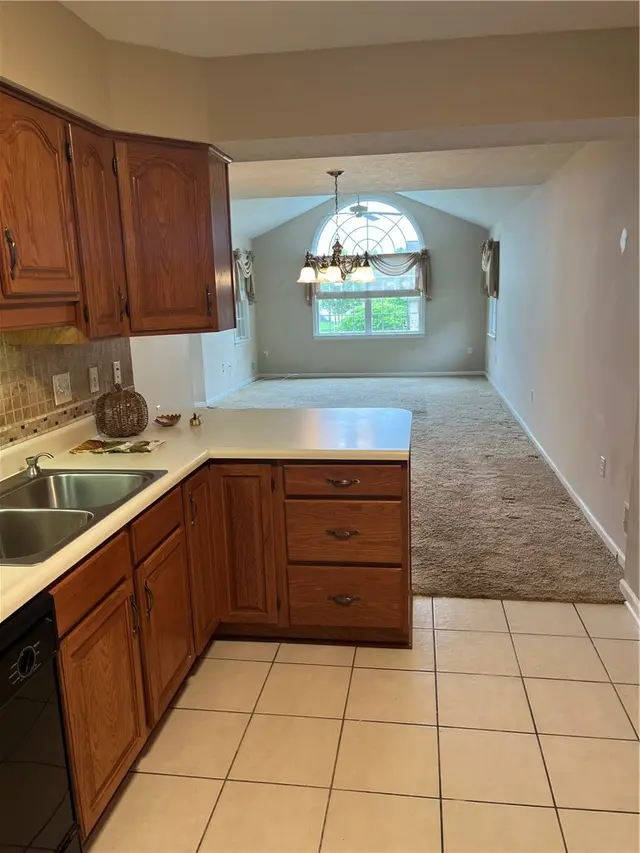 146 Steeplechase gallery image 16