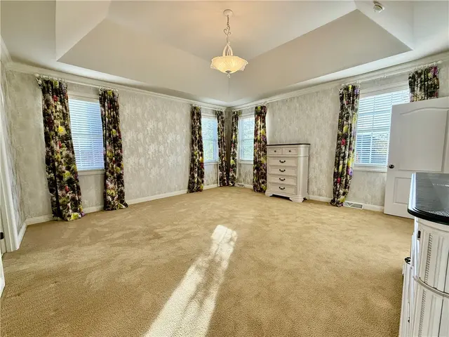 1468 Laurel Dr gallery image 2