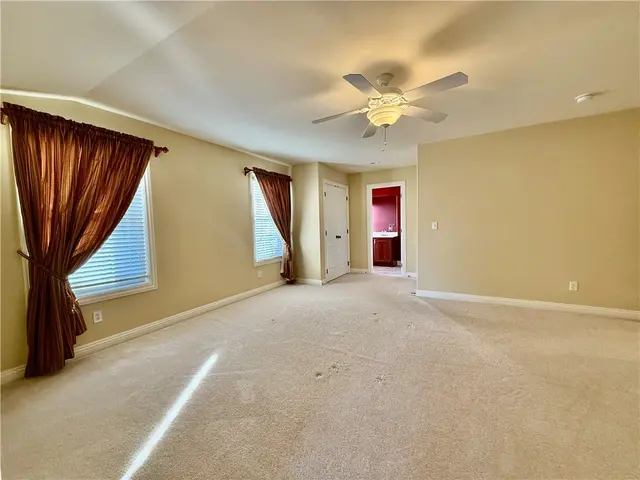 1468 Laurel Dr gallery image 3