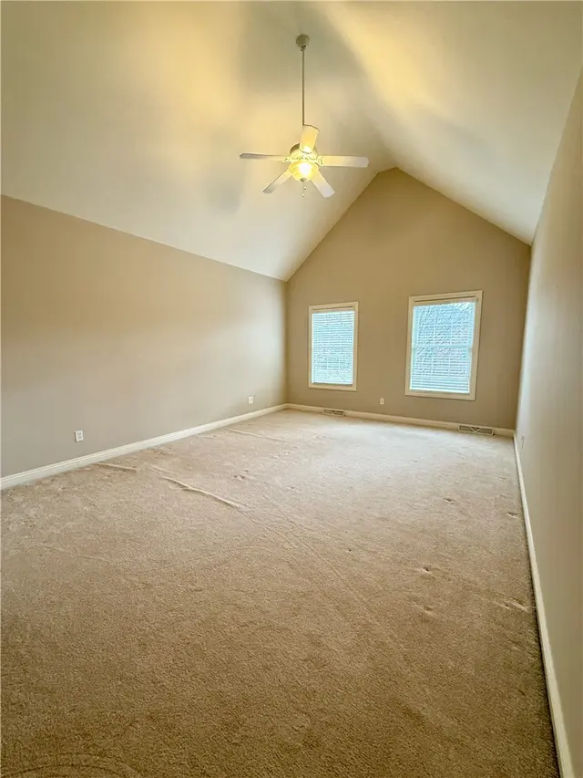 1468 Laurel Dr gallery image 6