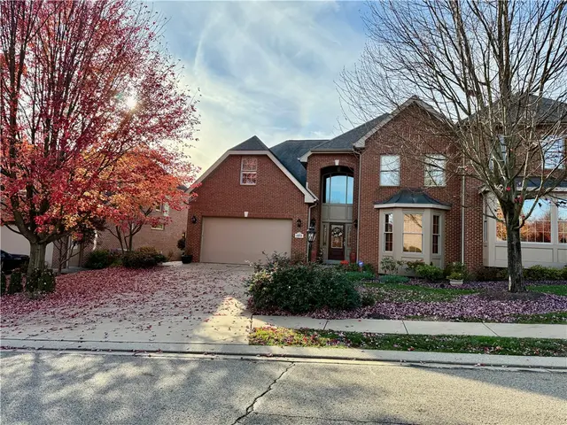1468 Laurel Dr gallery image 12