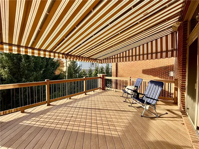 1468 Laurel Dr gallery image 21