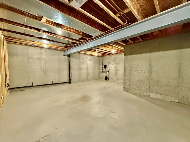 1468 Laurel Dr gallery image 24
