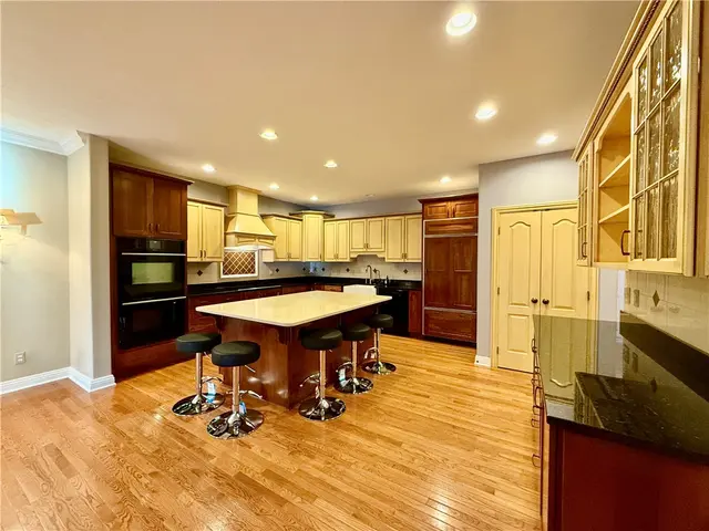1468 Laurel Dr gallery image 30