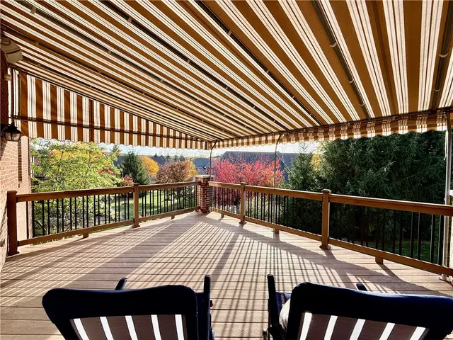 1468 Laurel Dr gallery image 32