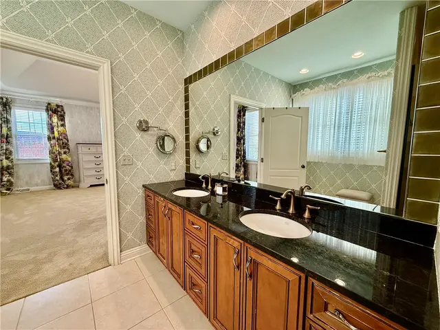 1468 Laurel Dr gallery image 34