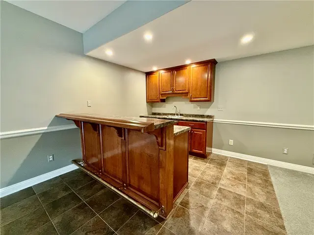 1468 Laurel Dr gallery image 36
