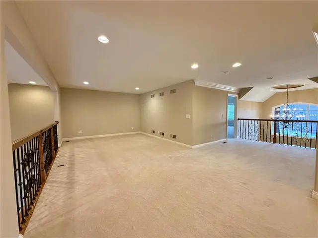 1468 Laurel Dr gallery image 42