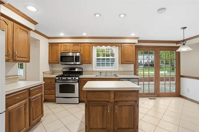 147 Fox Run Rd gallery image 2