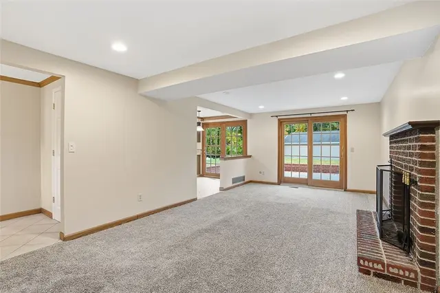 147 Fox Run Rd gallery image 7