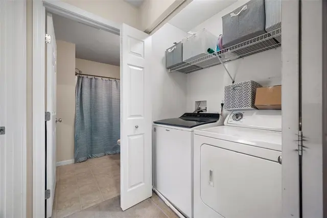147 Kensington Dr gallery image 4