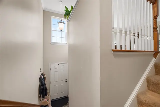 147 Kensington Dr gallery image 8