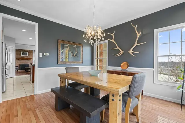 1478 Grandview Way gallery image 3