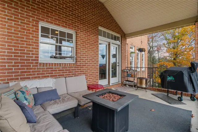1478 Grandview Way gallery image 8