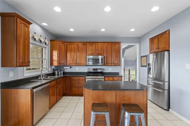 1478 Grandview Way gallery image 16