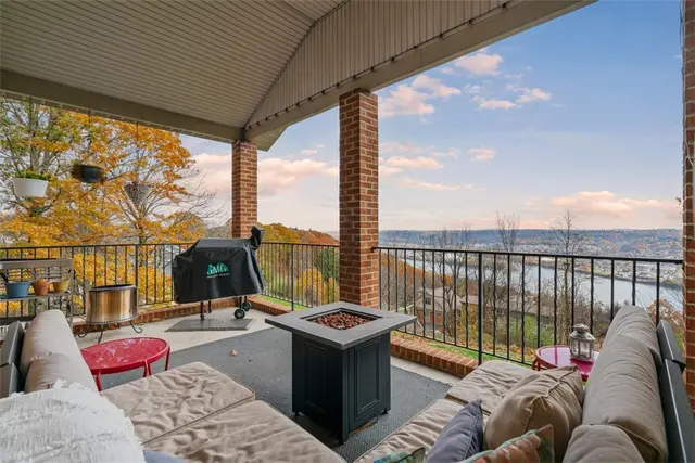 1478 Grandview Way gallery image 22