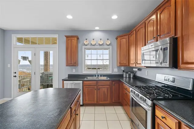 1478 Grandview Way gallery image 24