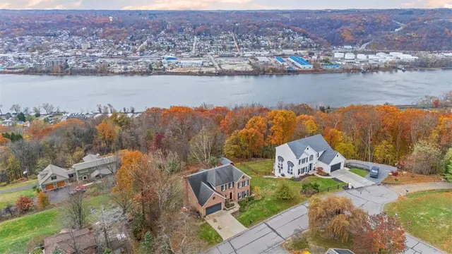 1478 Grandview Way gallery image 34