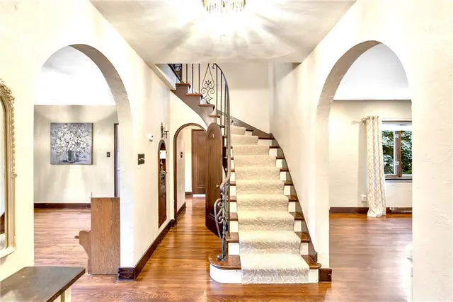 148 E Fairview Ave gallery image 5