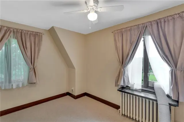 148 E Fairview Ave gallery image 18