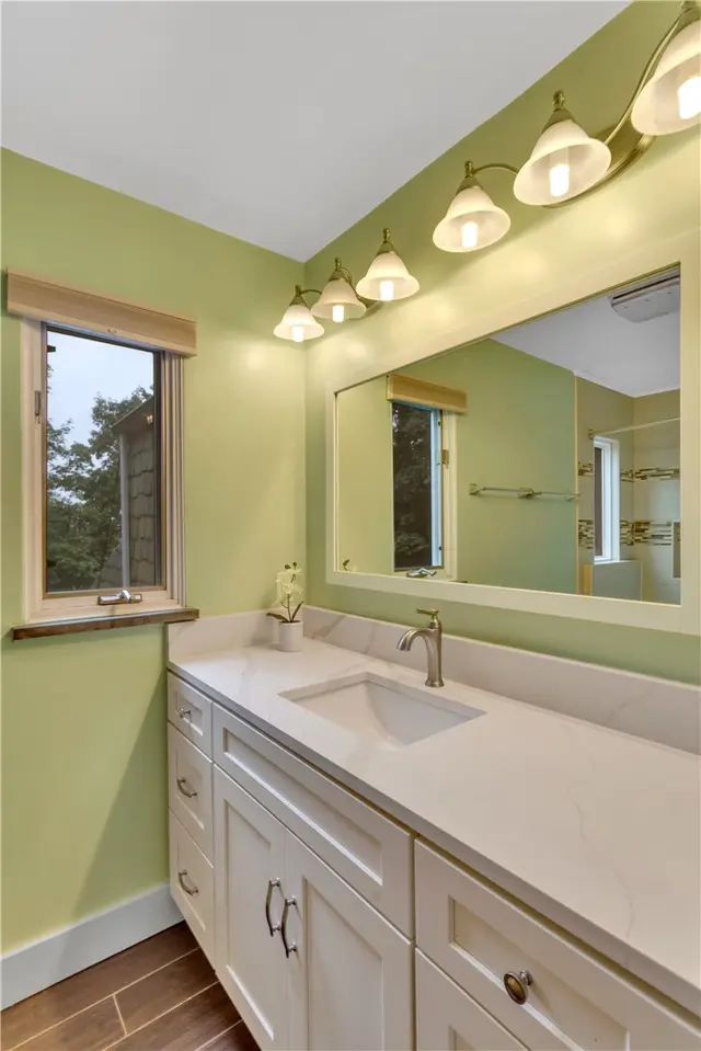 148 E Fairview Ave gallery image 19