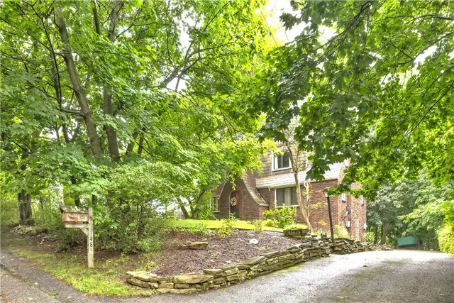 148 E Fairview Ave gallery image 27
