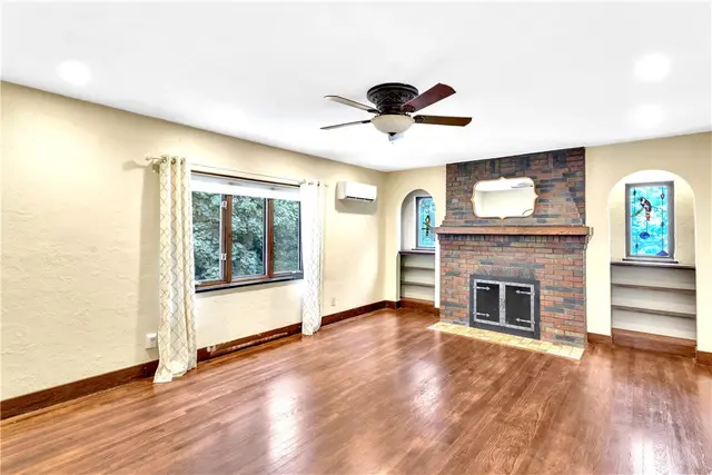 148 E Fairview Ave gallery image 34