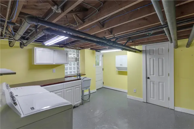148 E Fairview Ave gallery image 45
