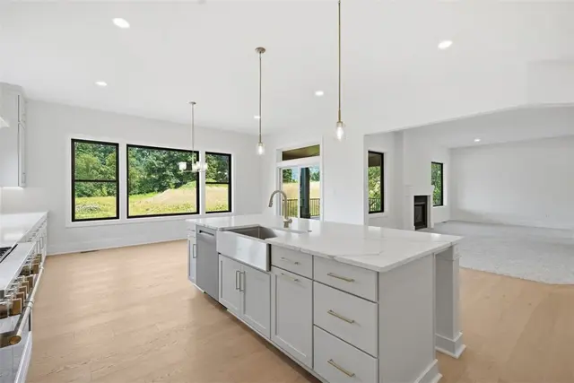 148 Geisler Drive gallery image 3