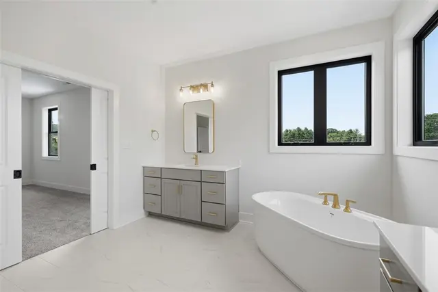 148 Geisler Drive gallery image 18